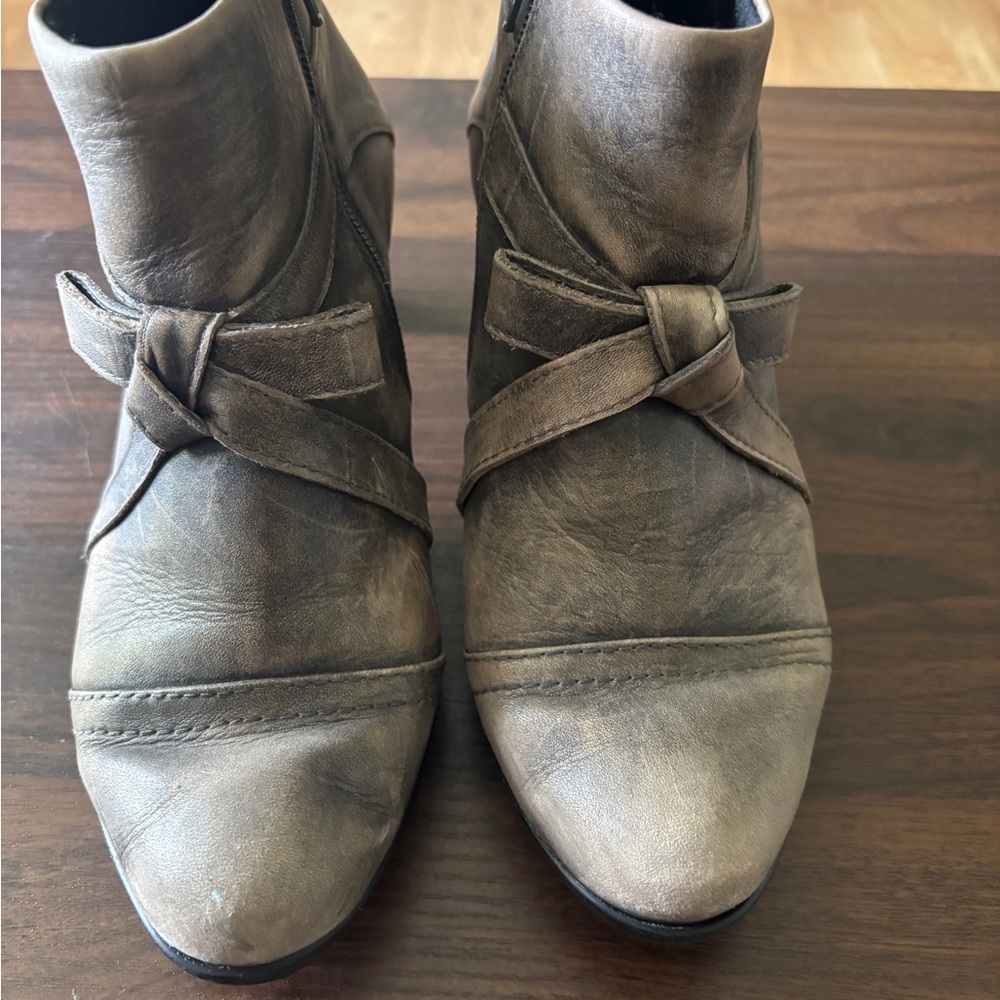 Vistoso NOAT ankle bootie